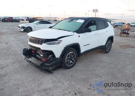 2025 Jeep Compass Trailhawk 4X4 из США, поврежденный, VIN 3C4NJDDN8ST533199